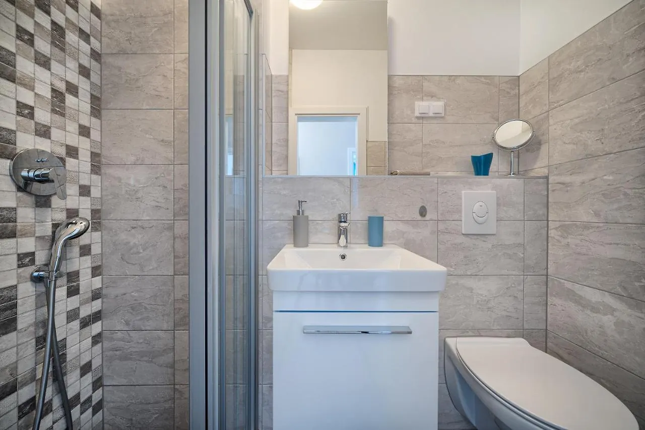 Moni'S Place - Fresh Seaview Apartment Slatine