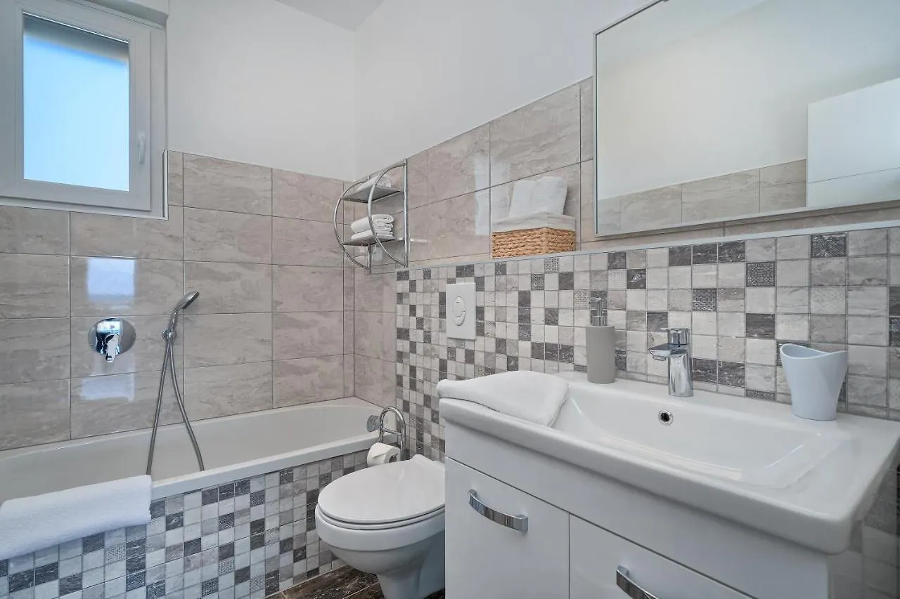 Moni'S Place - Fresh Seaview Apartment Slatine Croatia