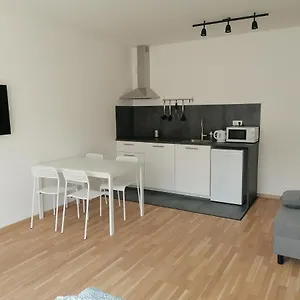 Brand New #21 With Free Secure Parking In The Center Apartment Prag